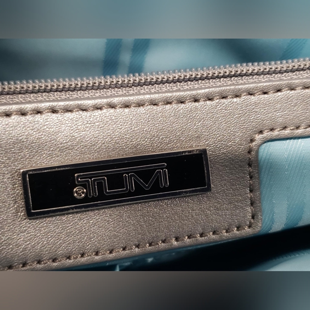 Tumi Geay Laptop Bag - Picture 14 of 16